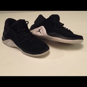 Boys Jordan’s size 5